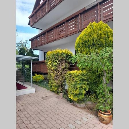 Souterrain Wohnung In เบนส์ไฮม์ ภายนอก รูปภาพ