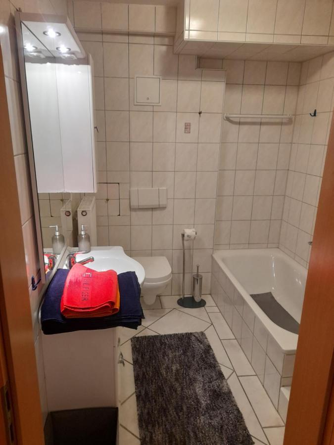 Souterrain Wohnung In เบนส์ไฮม์ ภายนอก รูปภาพ